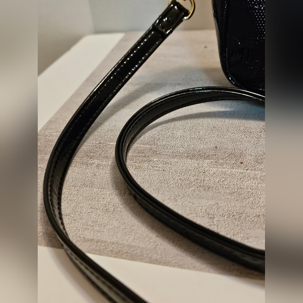 Juicy Couture Black Crossbody Bag with Gold Chain - Picture 15 of 16